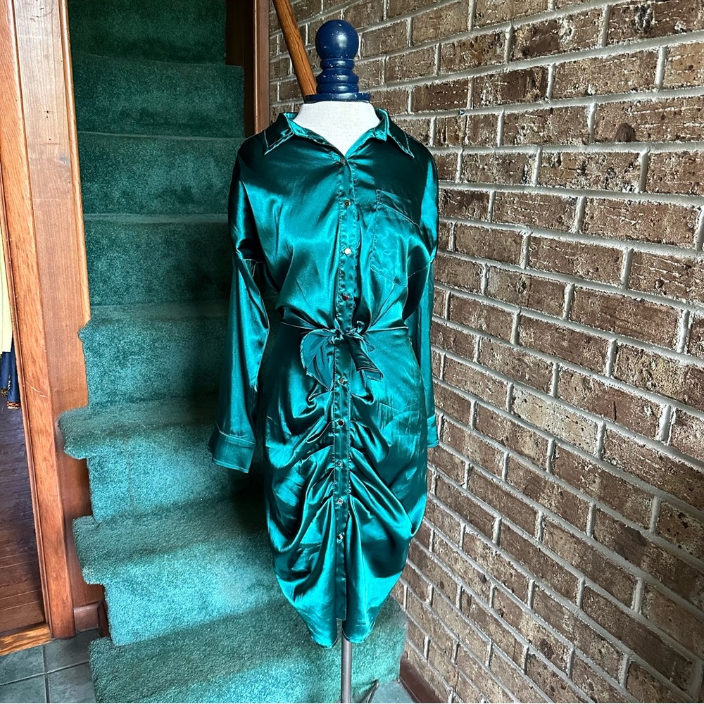 Satin Emerald Green Long Sleeve Bodycon Ruched Mini Midi Boutique Dress